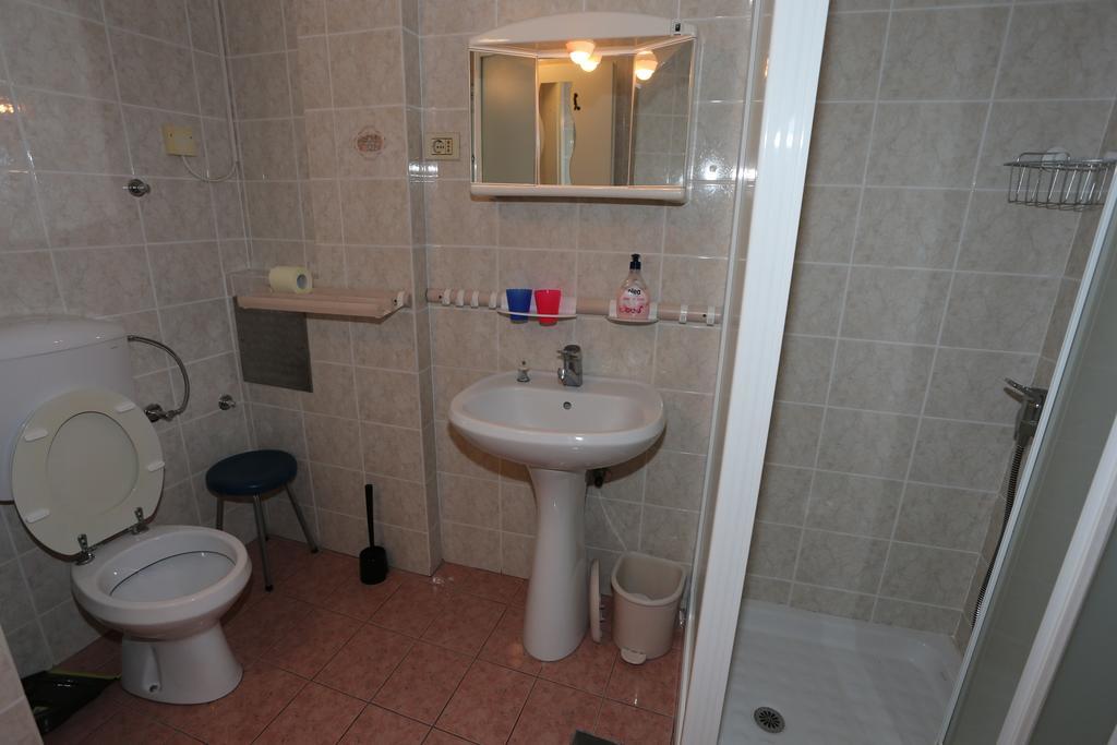 Allure Apartma *